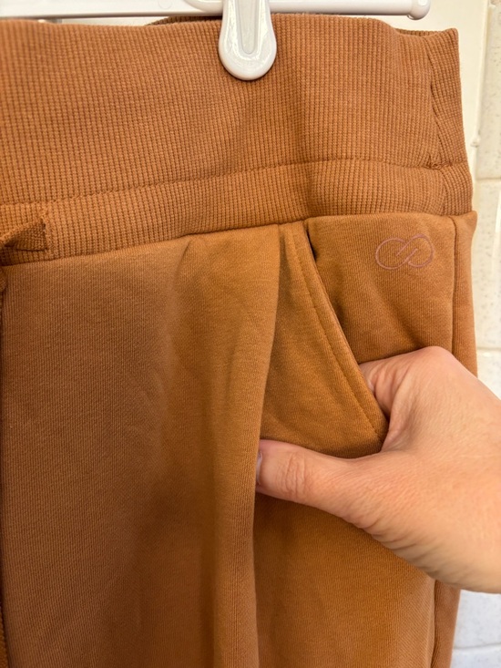 CALIA by Carrie Underwood Brown Sweatshirt & Jogger Set Size Medium Loungewear - Picture 12 of 16